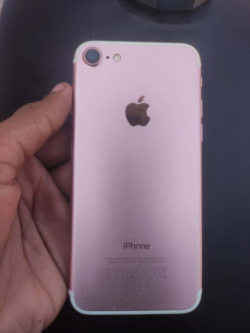 Apple iPhone 7 2