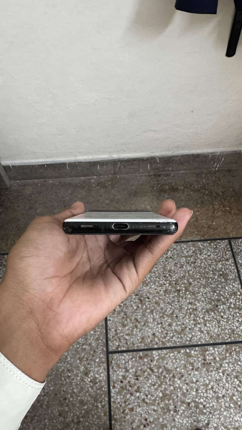 Google Pixel 6a 5