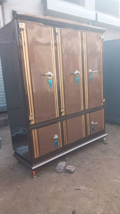 Heavy Duty Iron Storage Trunk, Almari