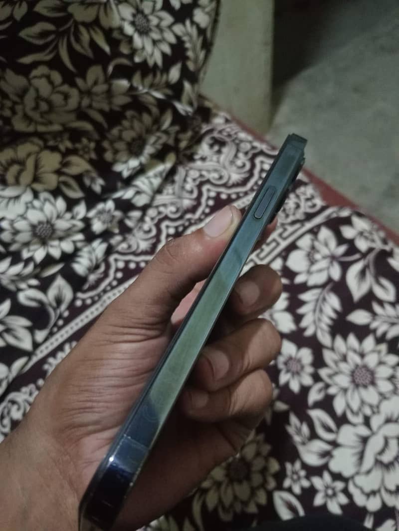 Apple iPhone 12 Pro Max 3