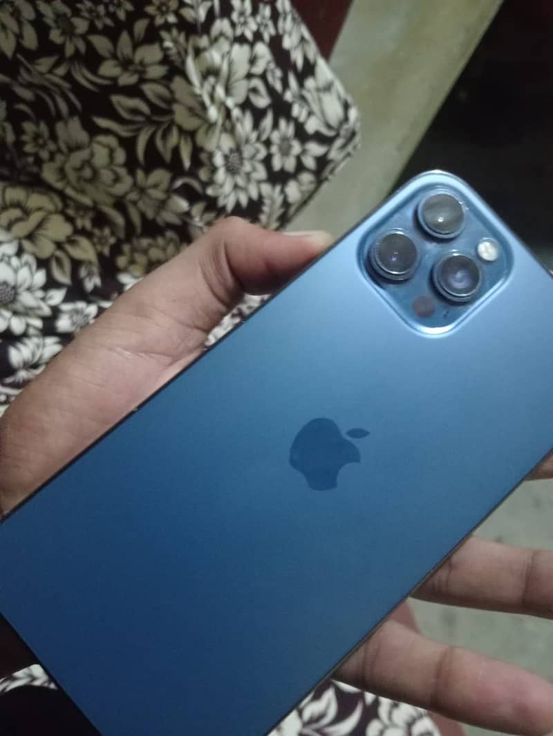Apple iPhone 12 Pro Max 4