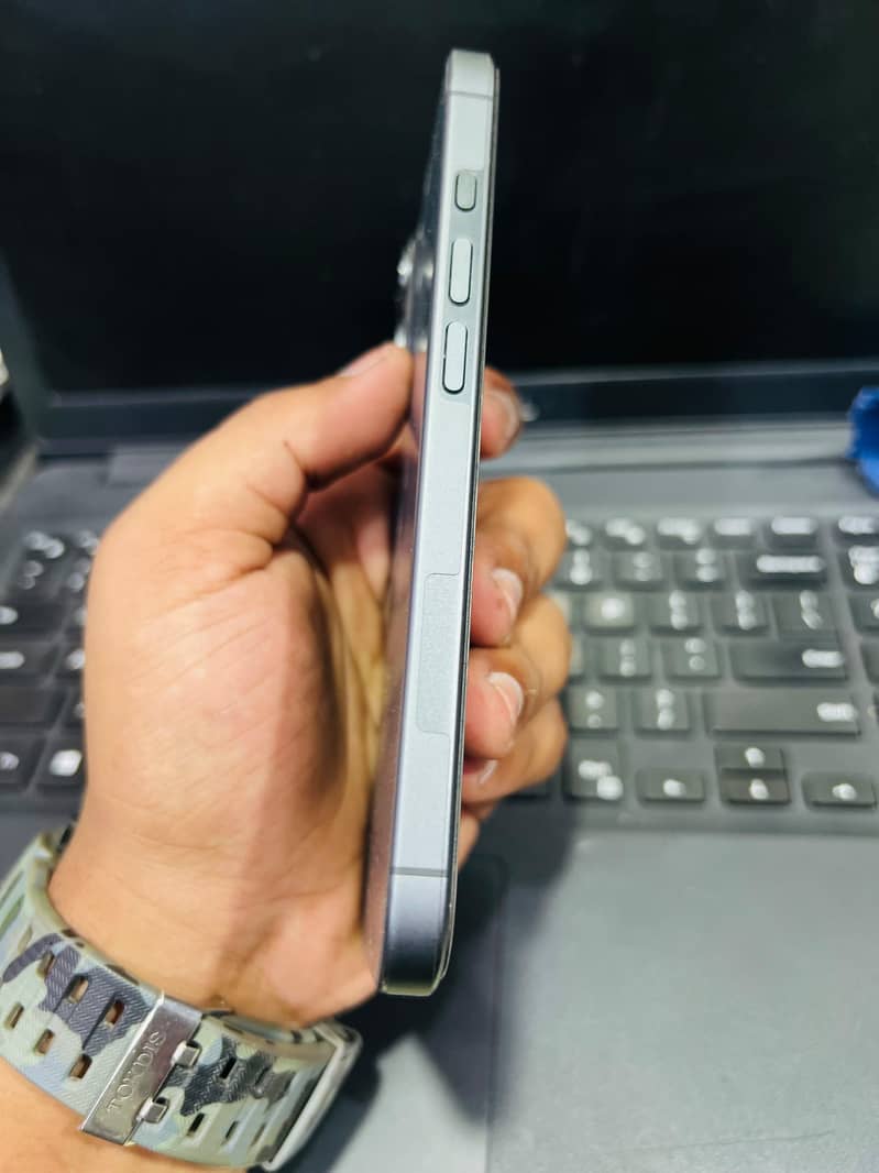 Apple iPhone 17 4