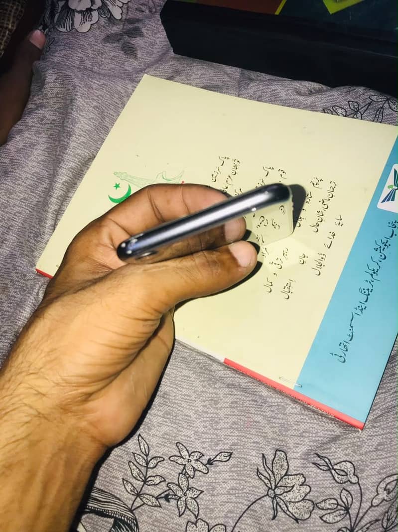 Apple iPhone 8 4