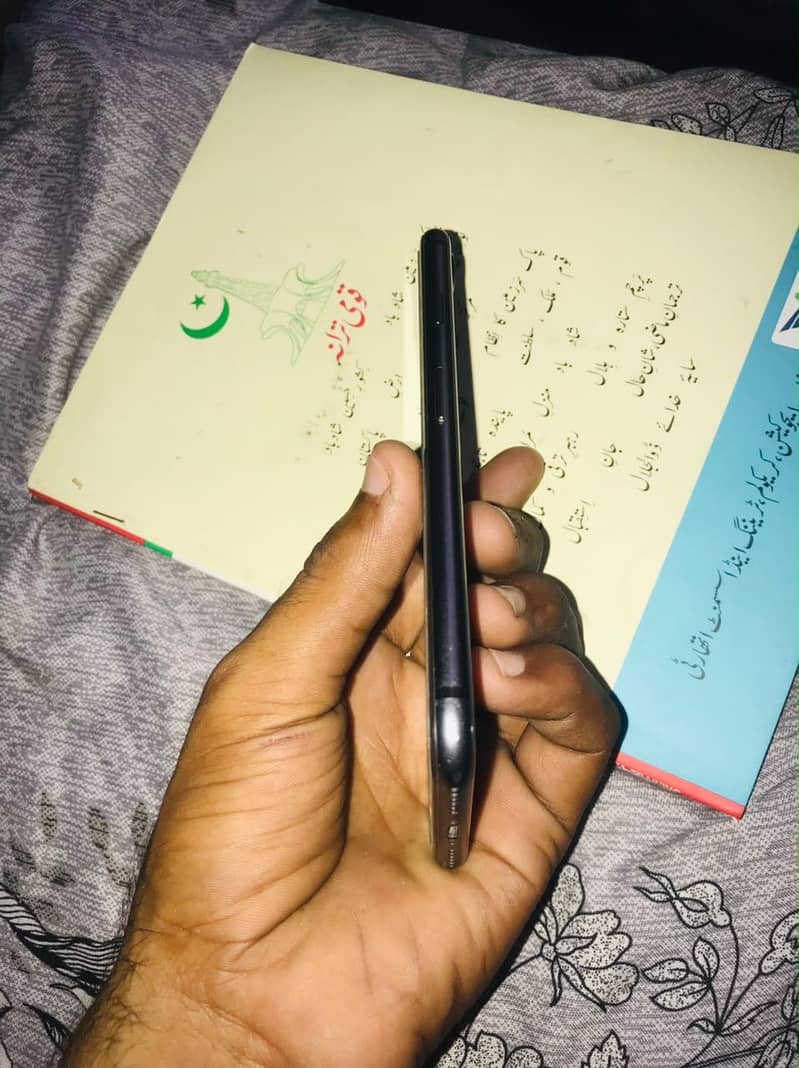Apple iPhone 8 5