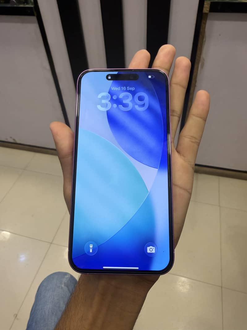 Apple iPhone 16 Plus 1