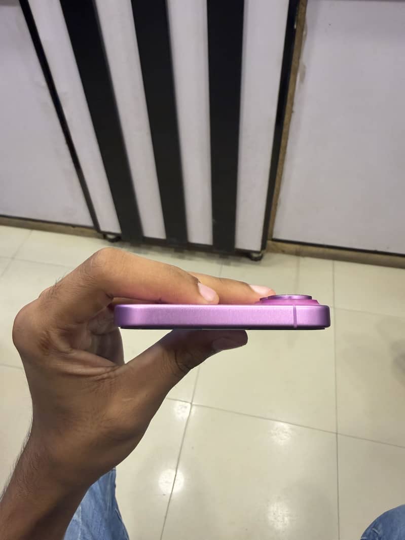Apple iPhone 16 Plus 4