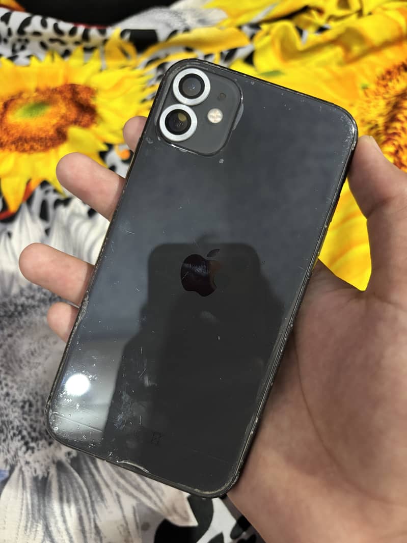 Apple iPhone 11 4
