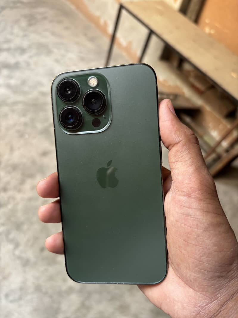 Apple iPhone 13 Pro 1