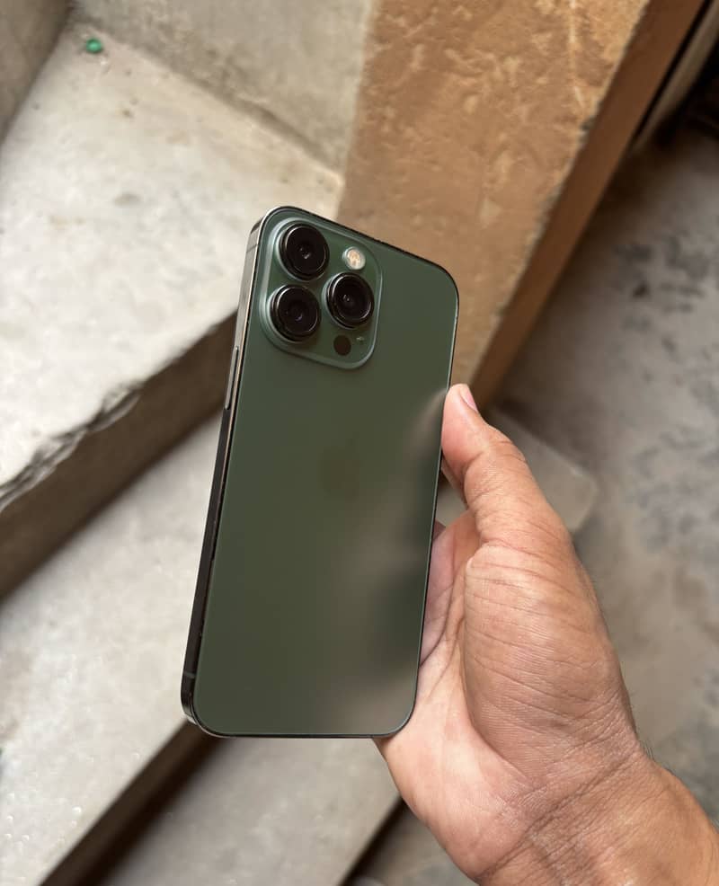 Apple iPhone 13 Pro 3