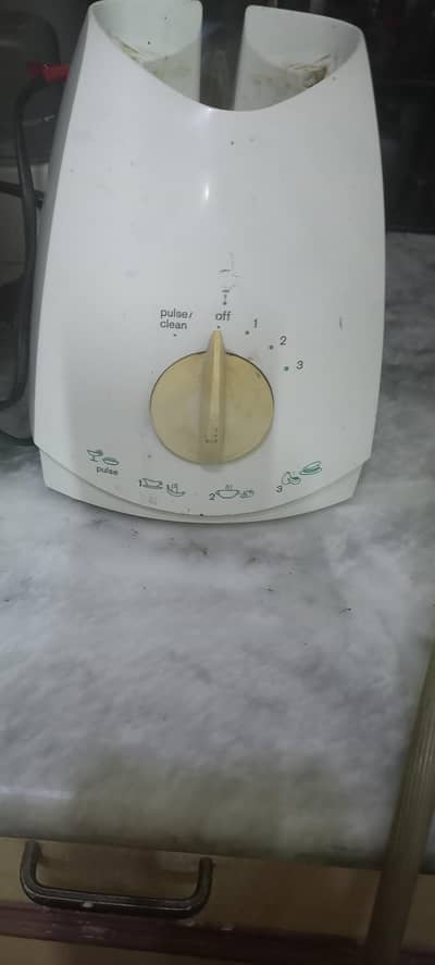 2 used grinders withour jugs