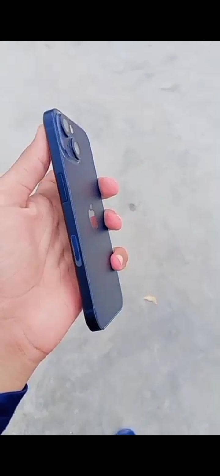 Apple iPhone 13 1