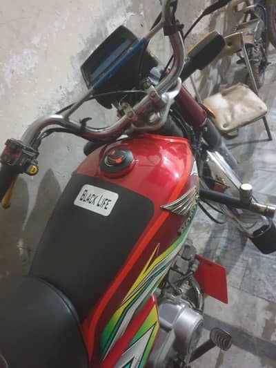 Honda 70 red color good condishon