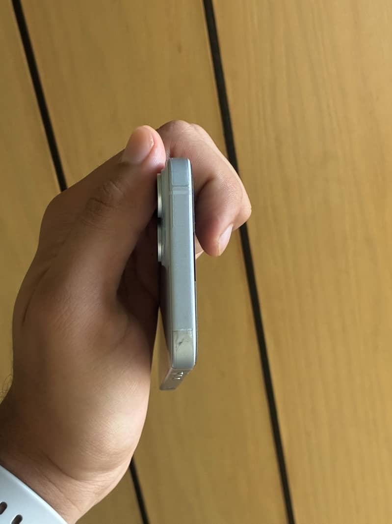 Apple iPhone 15 2