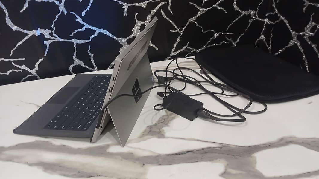 Microsoft Laptop 1
