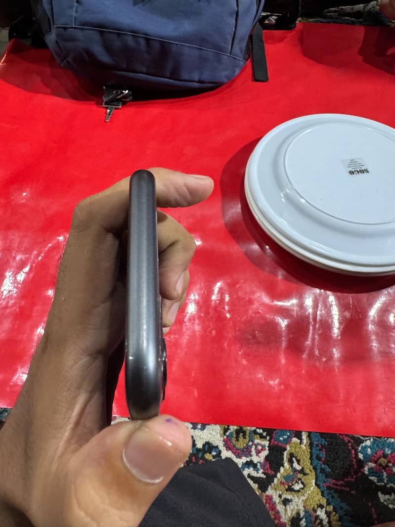 Apple iPhone 11 4