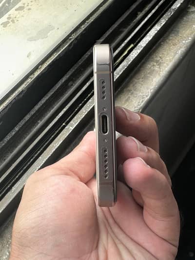 Apple iPhone 16 Pro Max JV