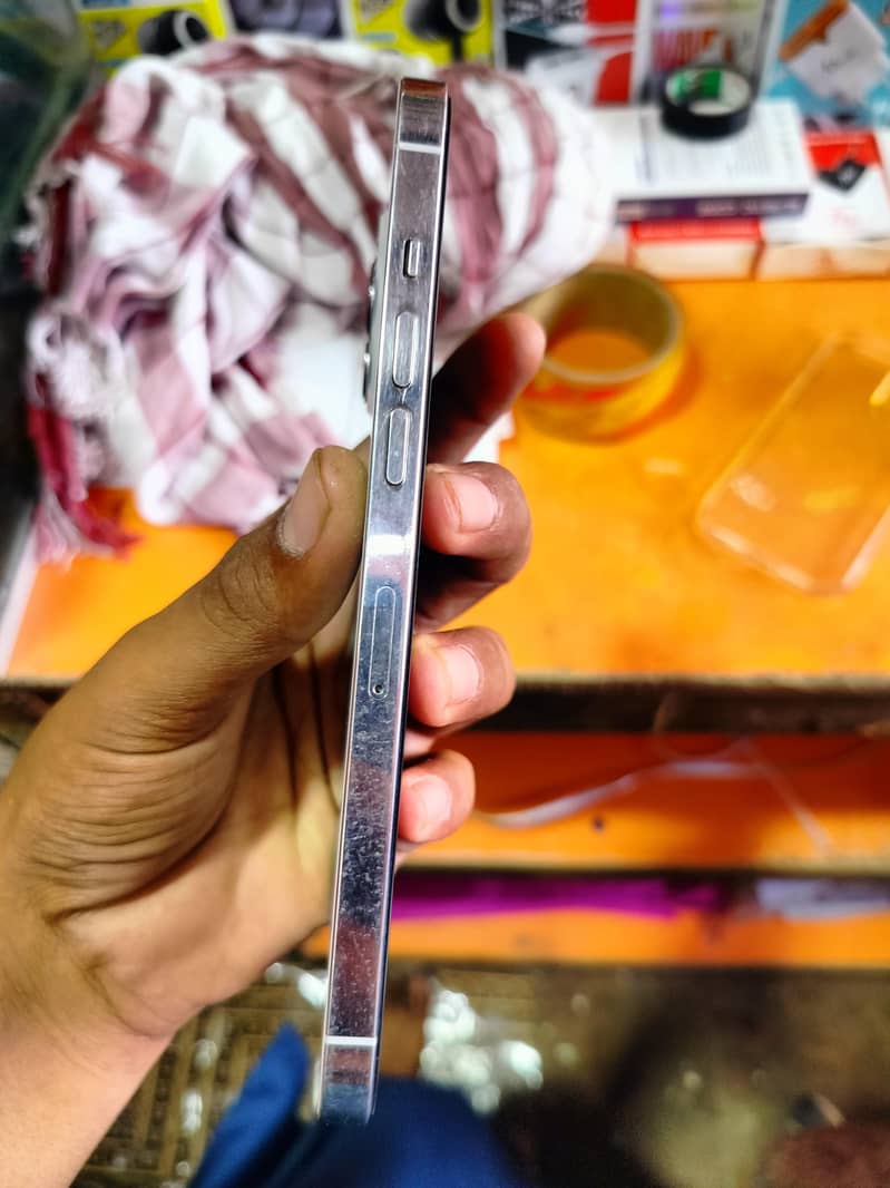 Apple iPhone 12 Pro Max 3