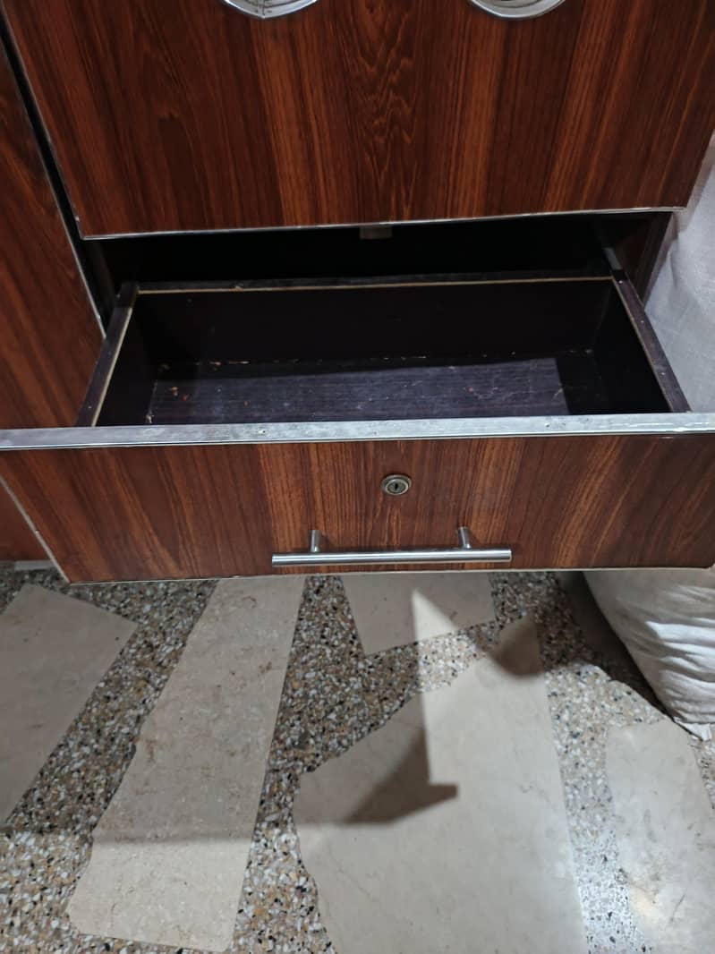 wardrobe&showcase 4