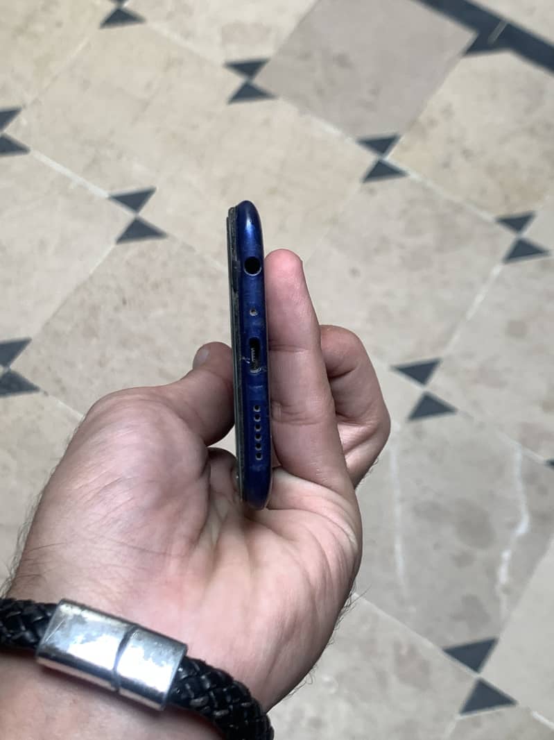 OPPO A83 2