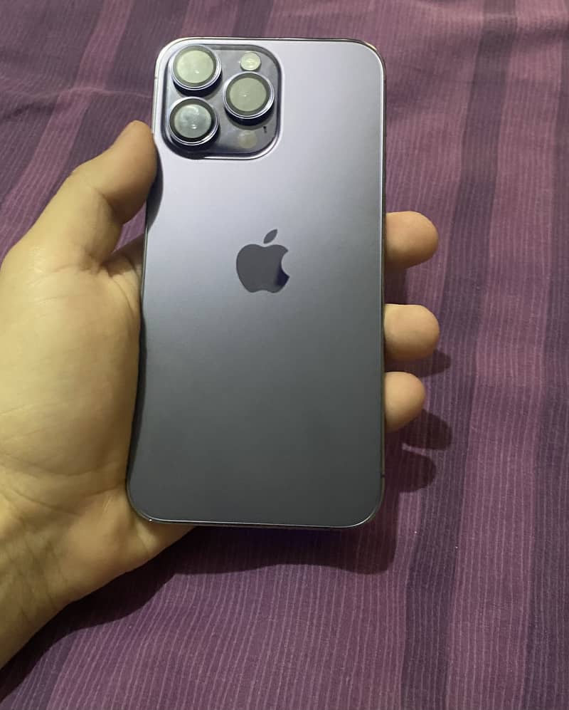 Apple iPhone 14 Pro Max 1