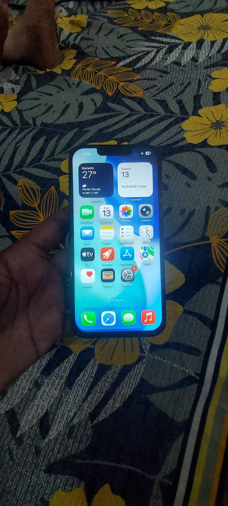 Apple iPhone 13 1