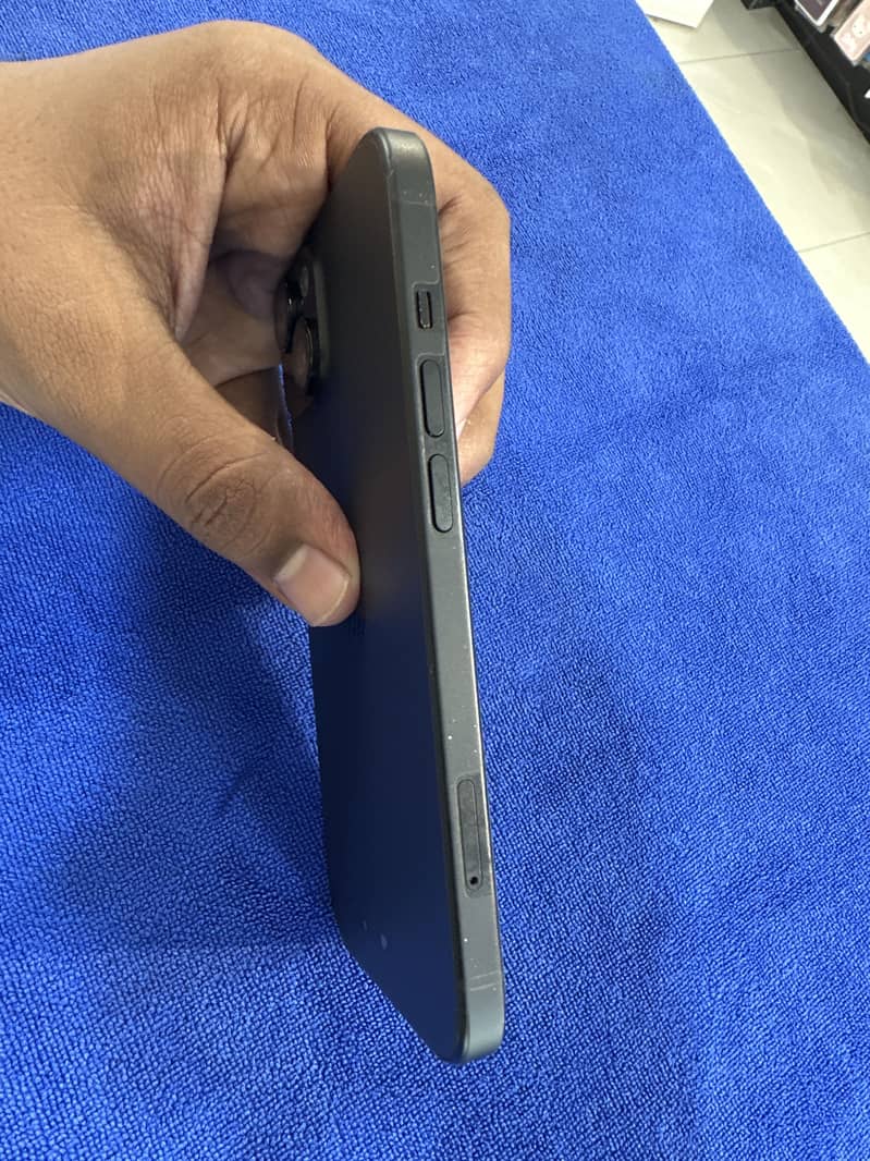 Apple iPhone 15 2