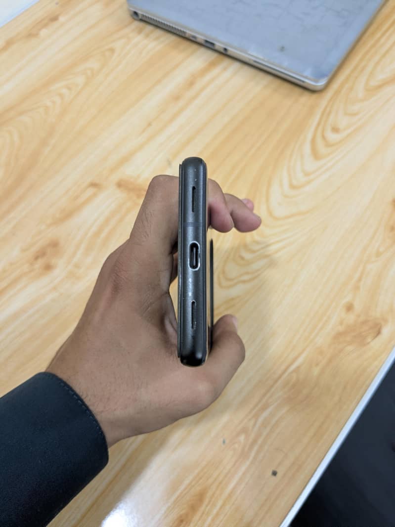 Google Pixel 6a 5