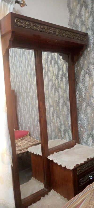 condition 10 by 10 ha vip chiz ha dable miror ka sath ak side ma close