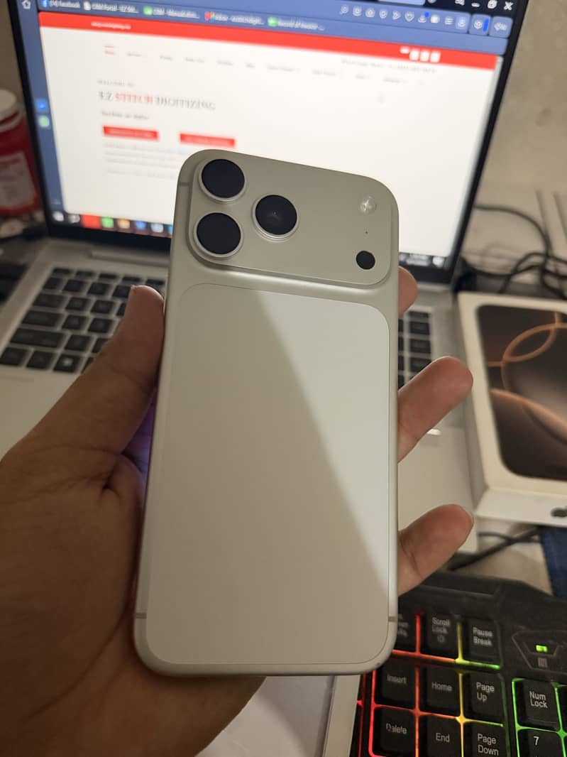 Apple iPhone 17 Pro Max 1