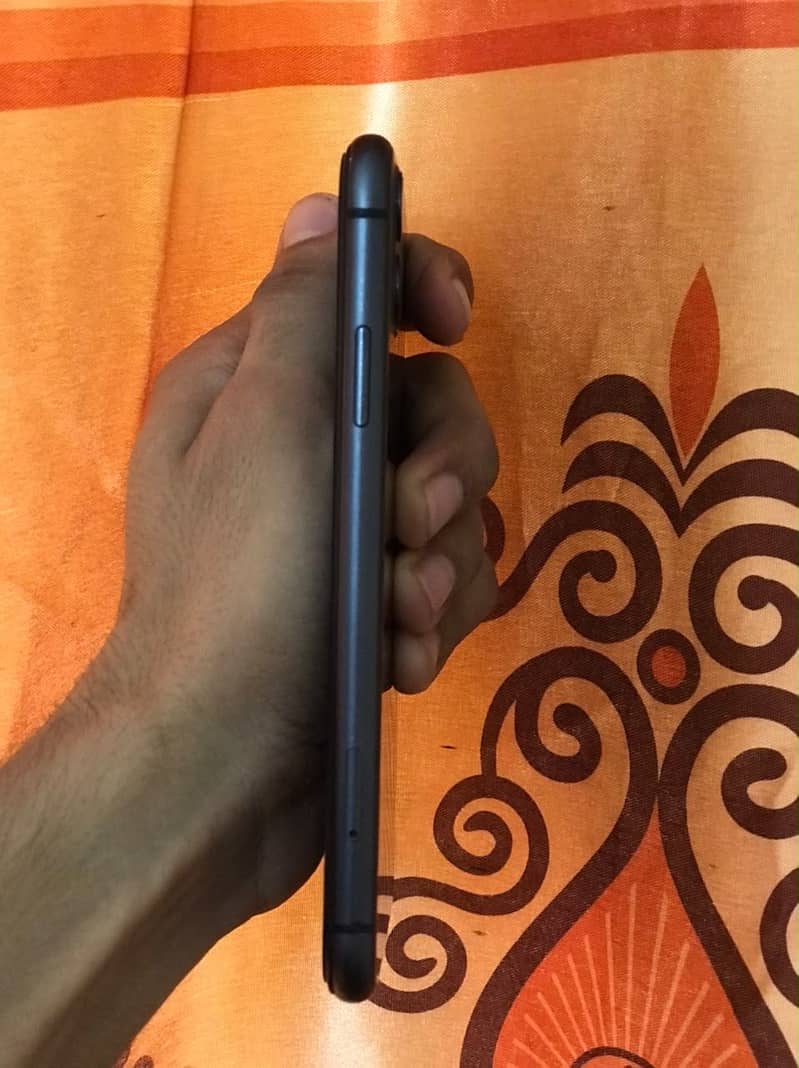 Apple iPhone 11 5
