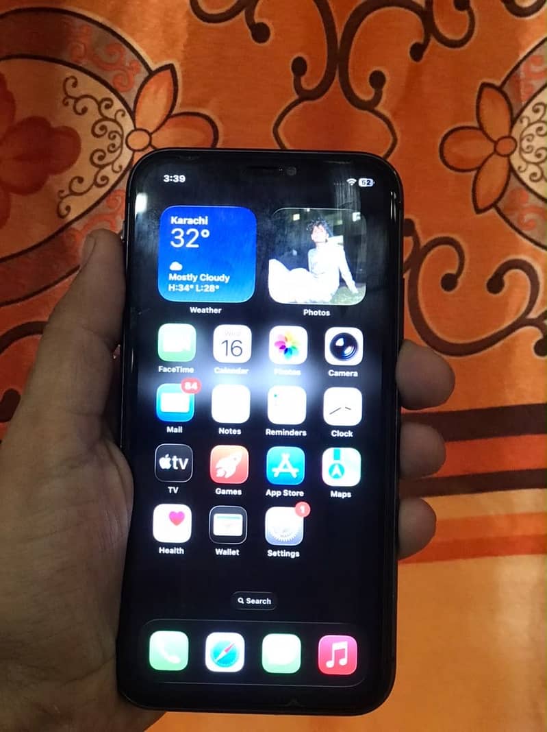 Apple iPhone 11 7