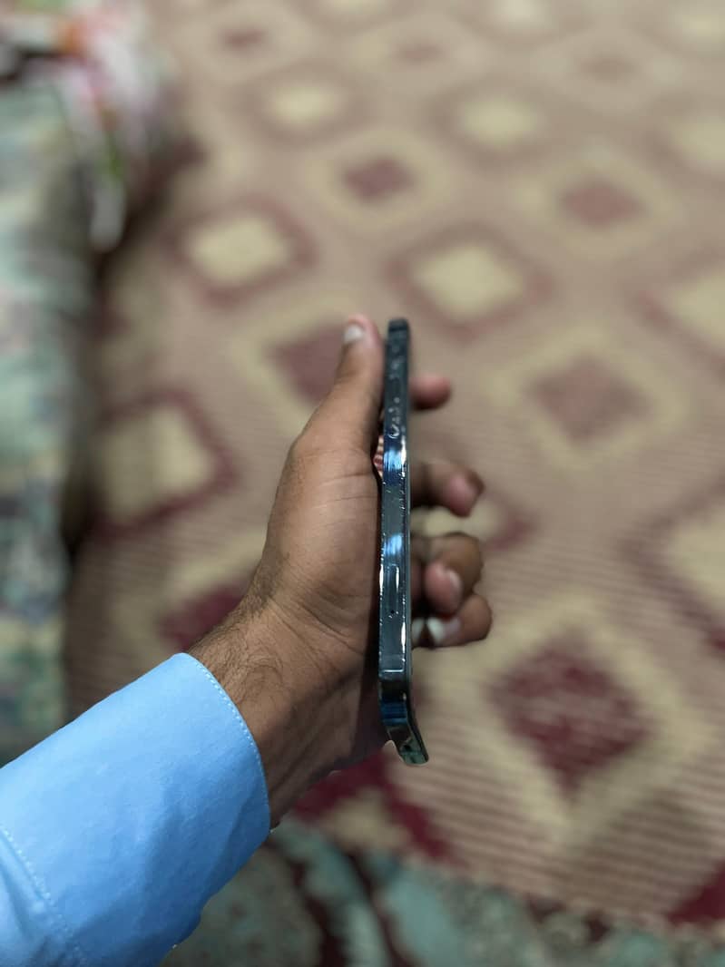 Apple iPhone 12 Pro 4