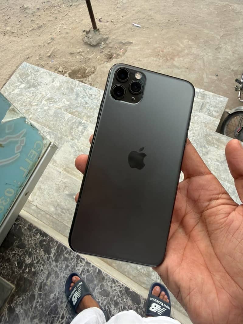 Apple iPhone 11 Pro Max 1