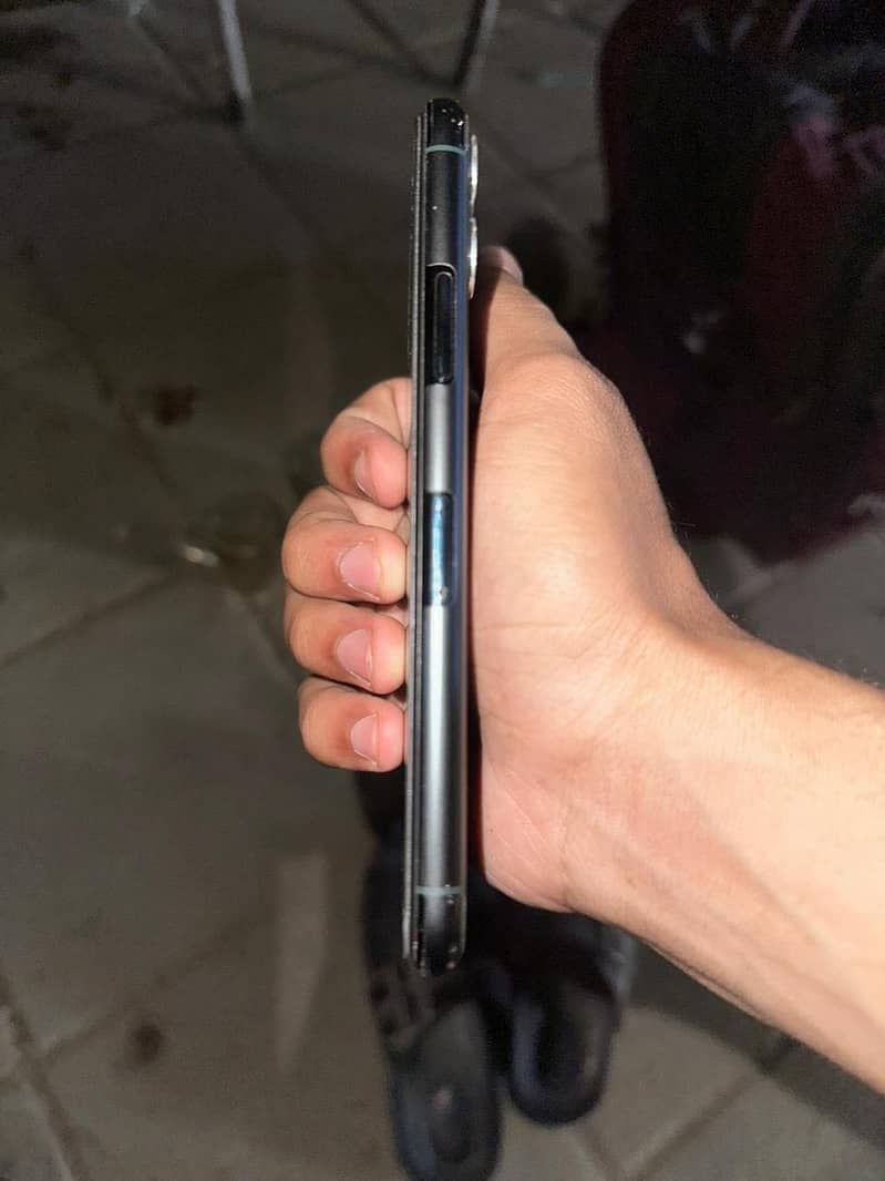 Iphone 11 pro 4