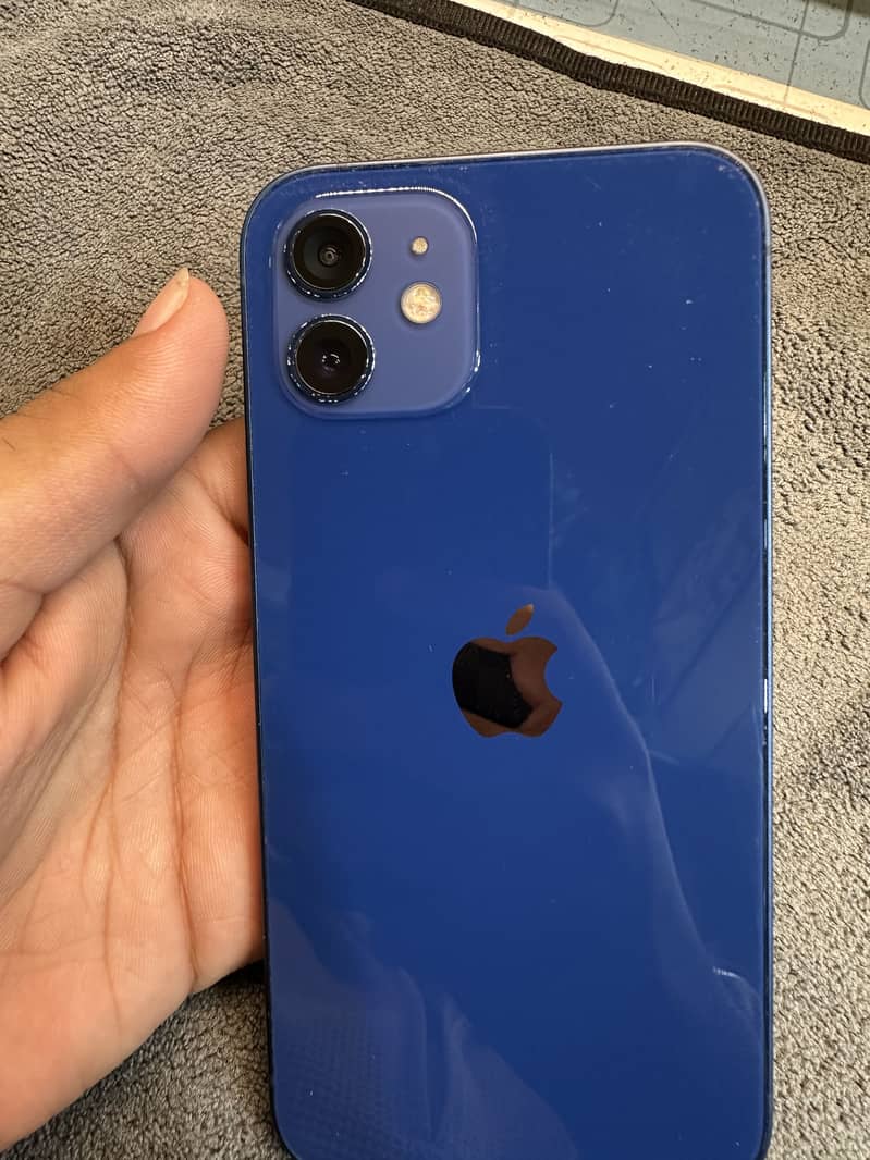 Apple iPhone 12 4