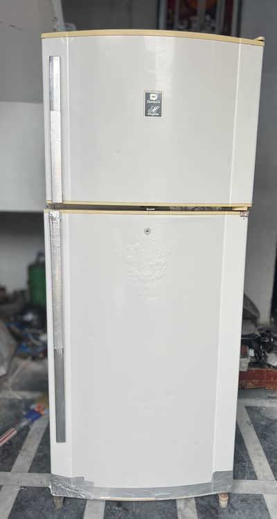 DAWLANCE LARGE REFRIGERATOR