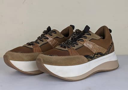 Women Fashion Joggers Shoes Zara Brand