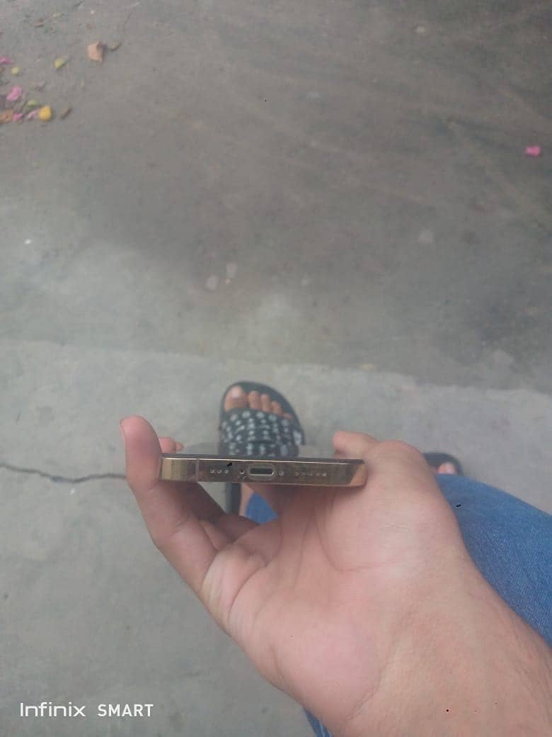 Apple iPhone 12 Pro 3