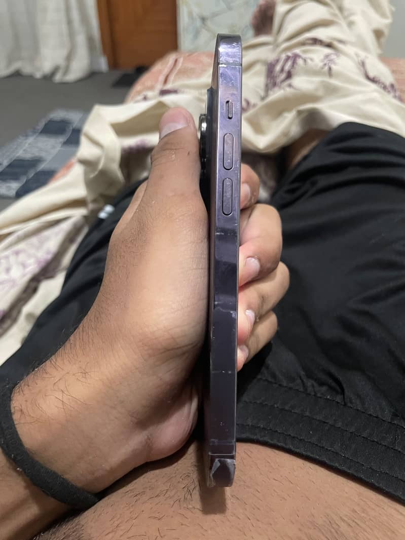 Apple iPhone 14 Pro 1