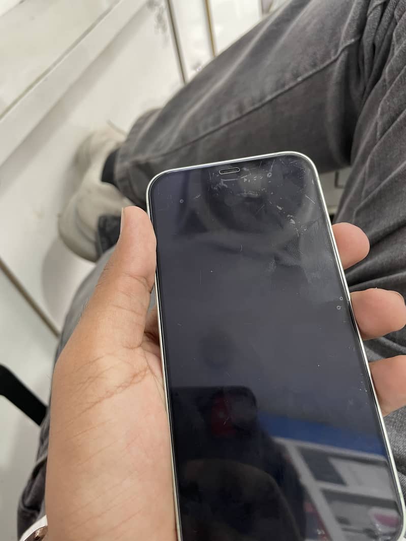 Apple iPhone 12 3