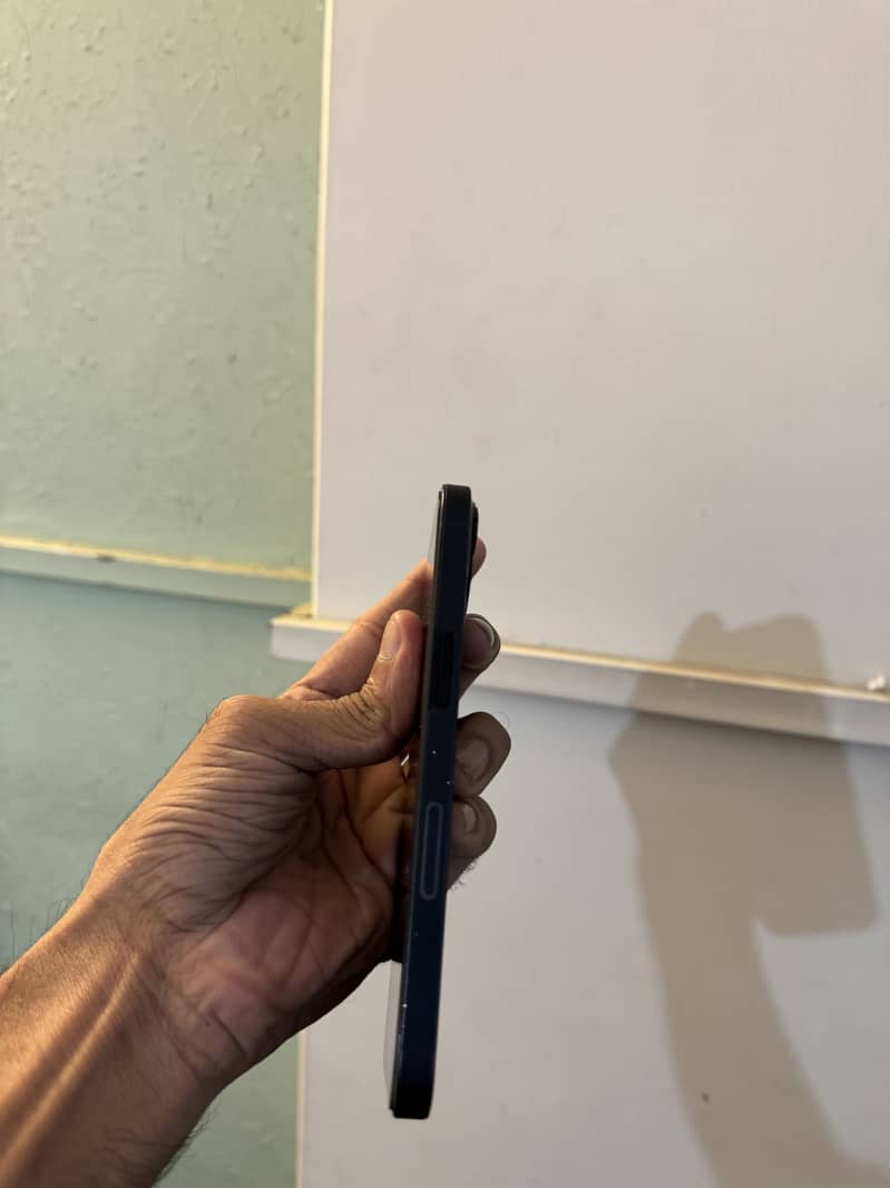 Apple iPhone 13 3