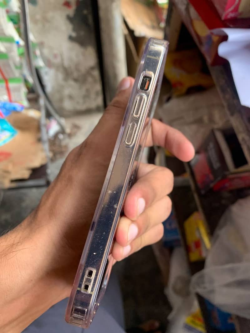 Apple iPhone 14 Pro 4