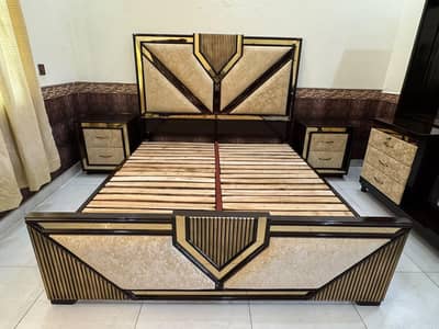 New Design Bed set with 2 side drawers and Dressing table