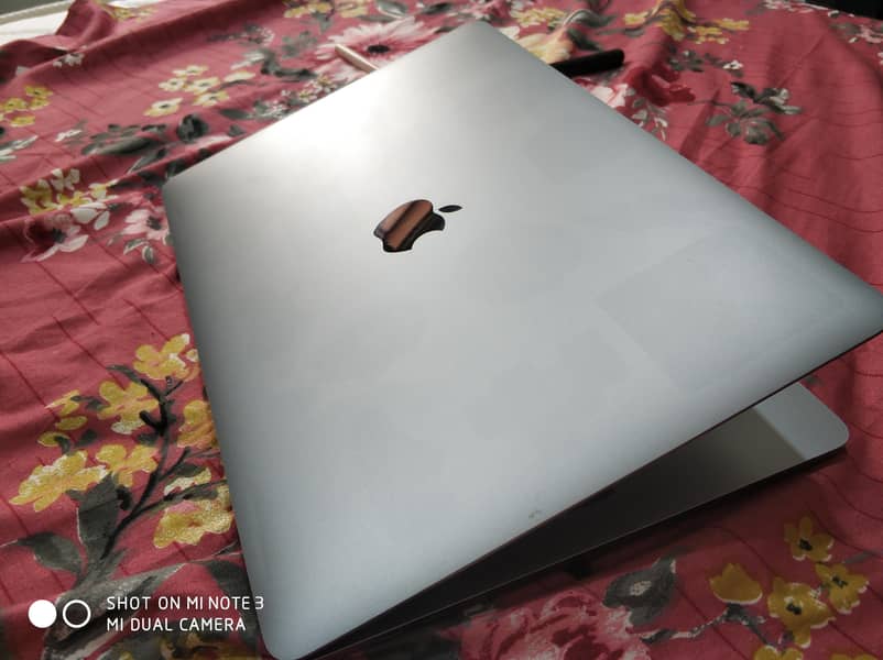 MacBook pro 2019 1