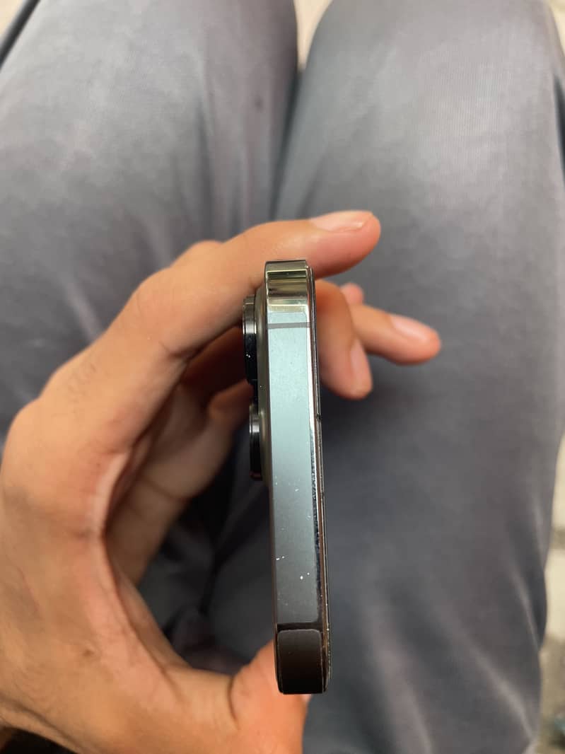 Apple iPhone 13 Pro 8
