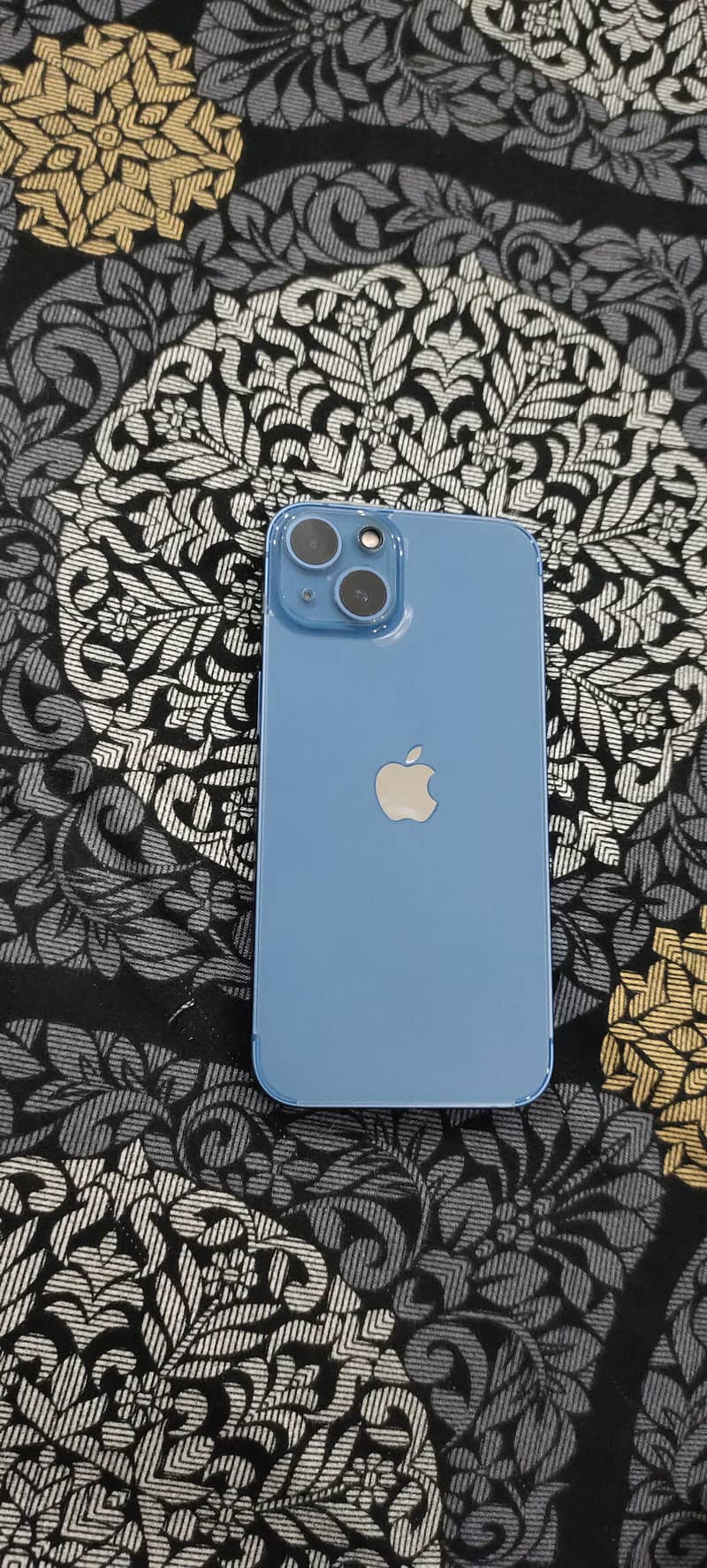 Apple iPhone 13 1