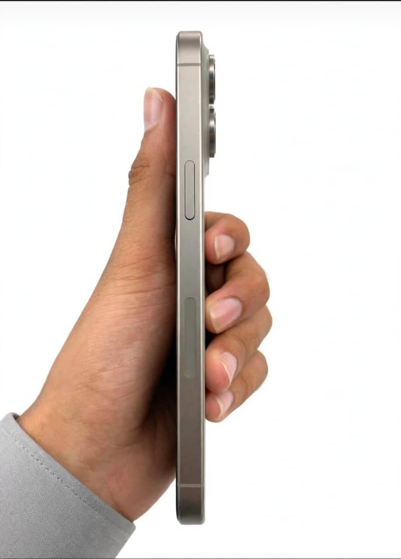 Apple iPhone 15 Pro Max 1