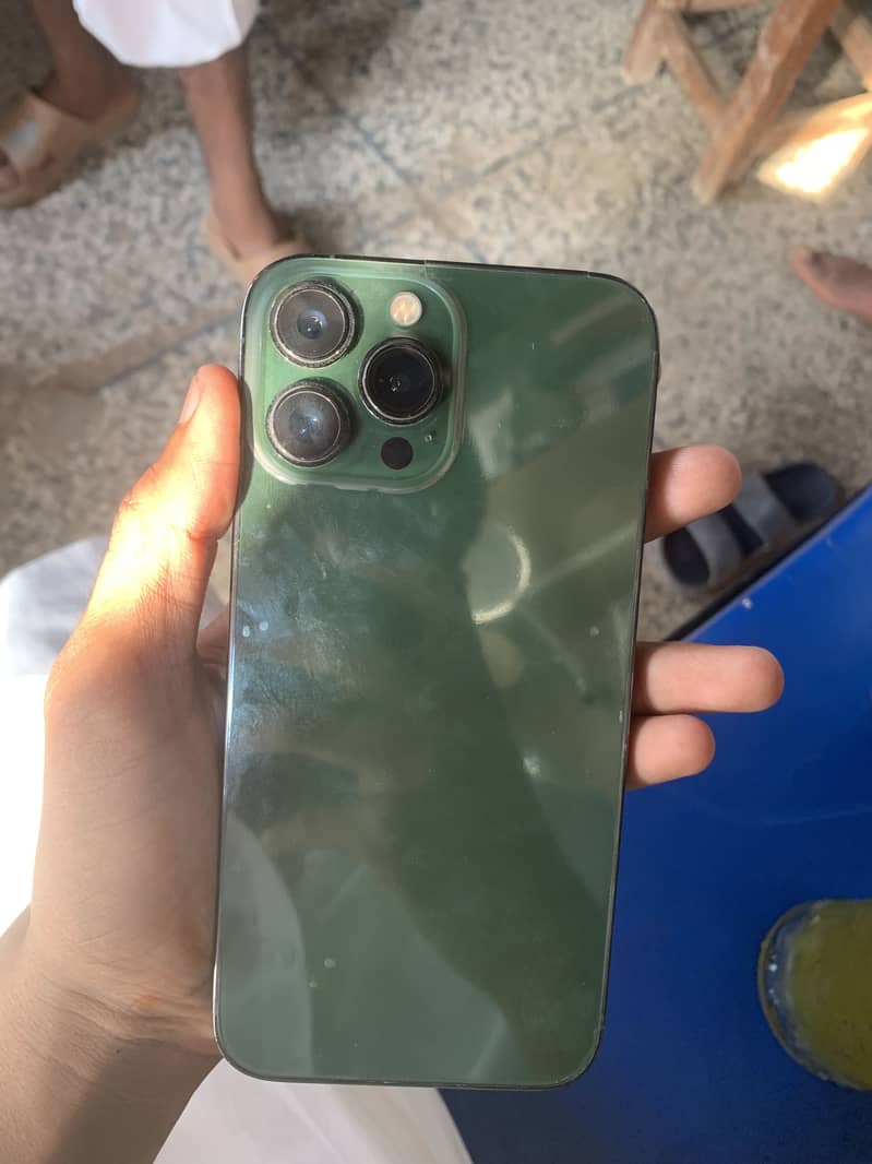 Apple iPhone 13 Pro Max 4