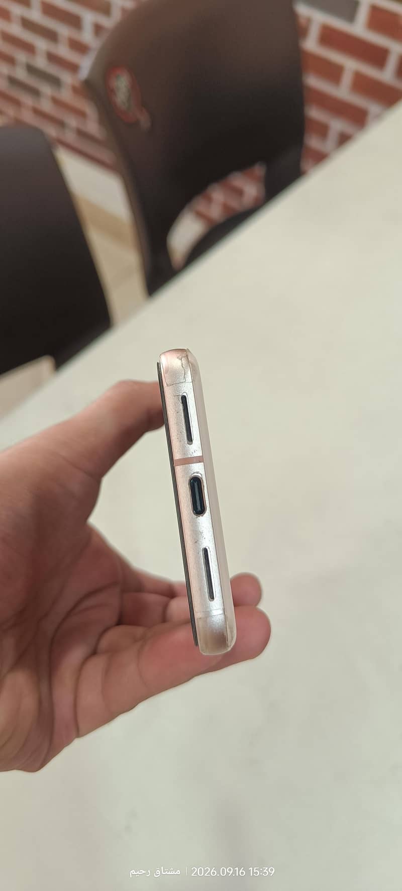 Google Pixel 8 5