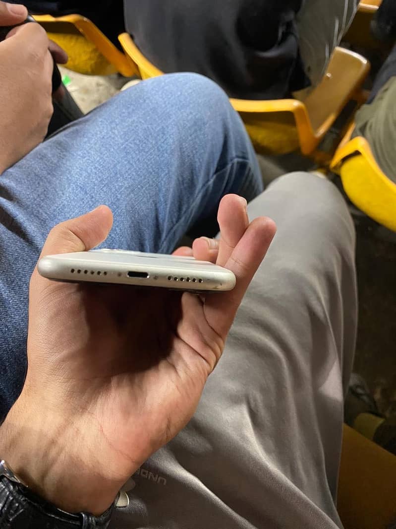 Apple iPhone 11 2